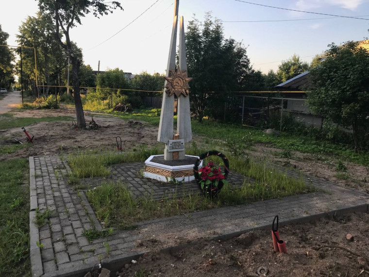 Благоустройство аллеи ветеранов проходит в Палехе. Благоустройство аллеи ветеранов проходит в Палехе.